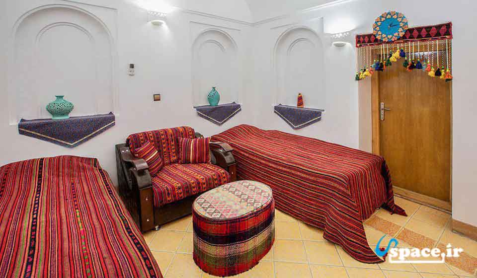 نمای داخل اتاق هتل سنتی حاج ملک - میبد - یزد